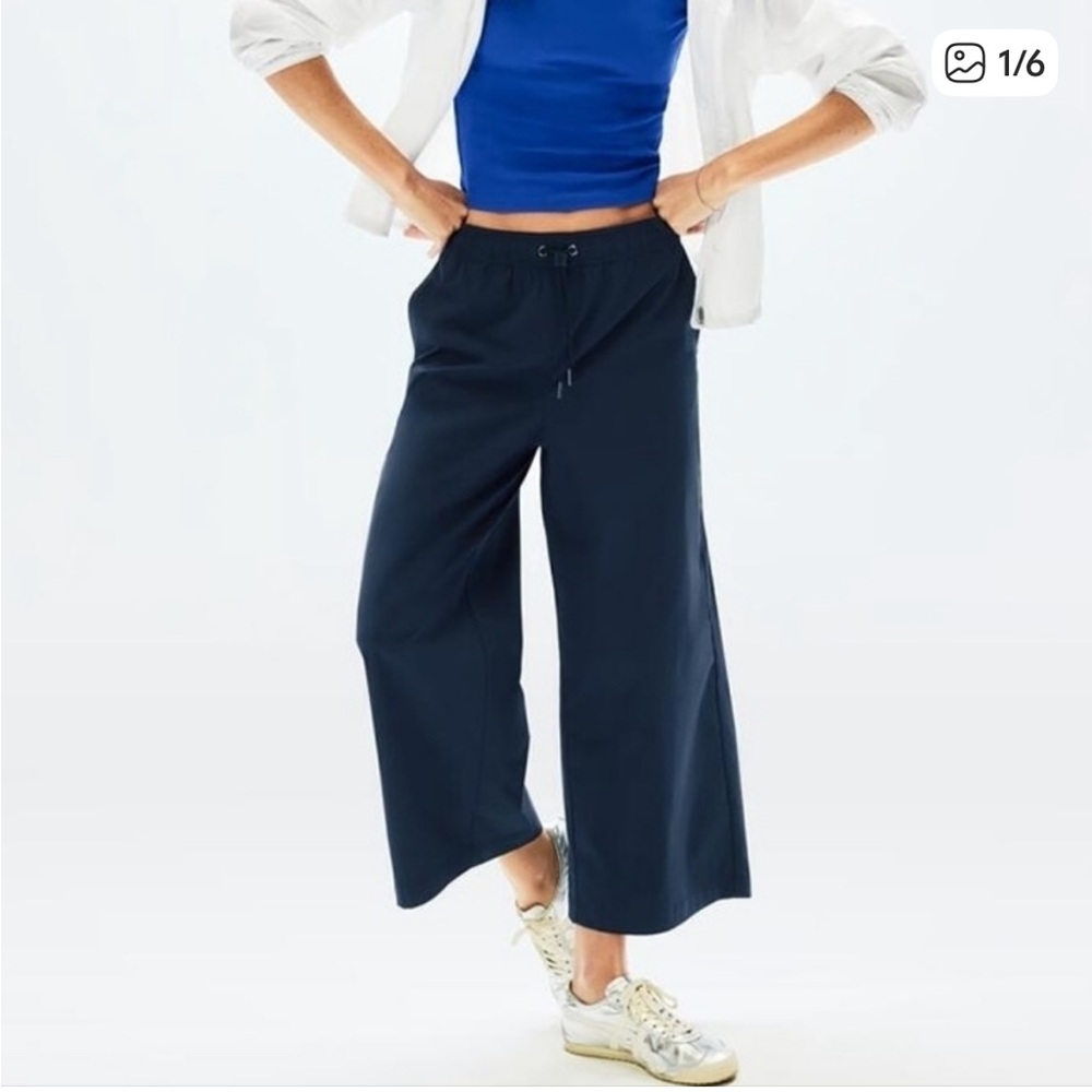 Athleta navy midday mid rise cropped pant small petite